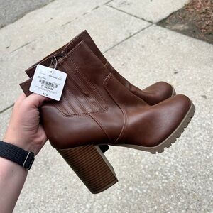 Anna Brown Heeled Boots with Classic Design